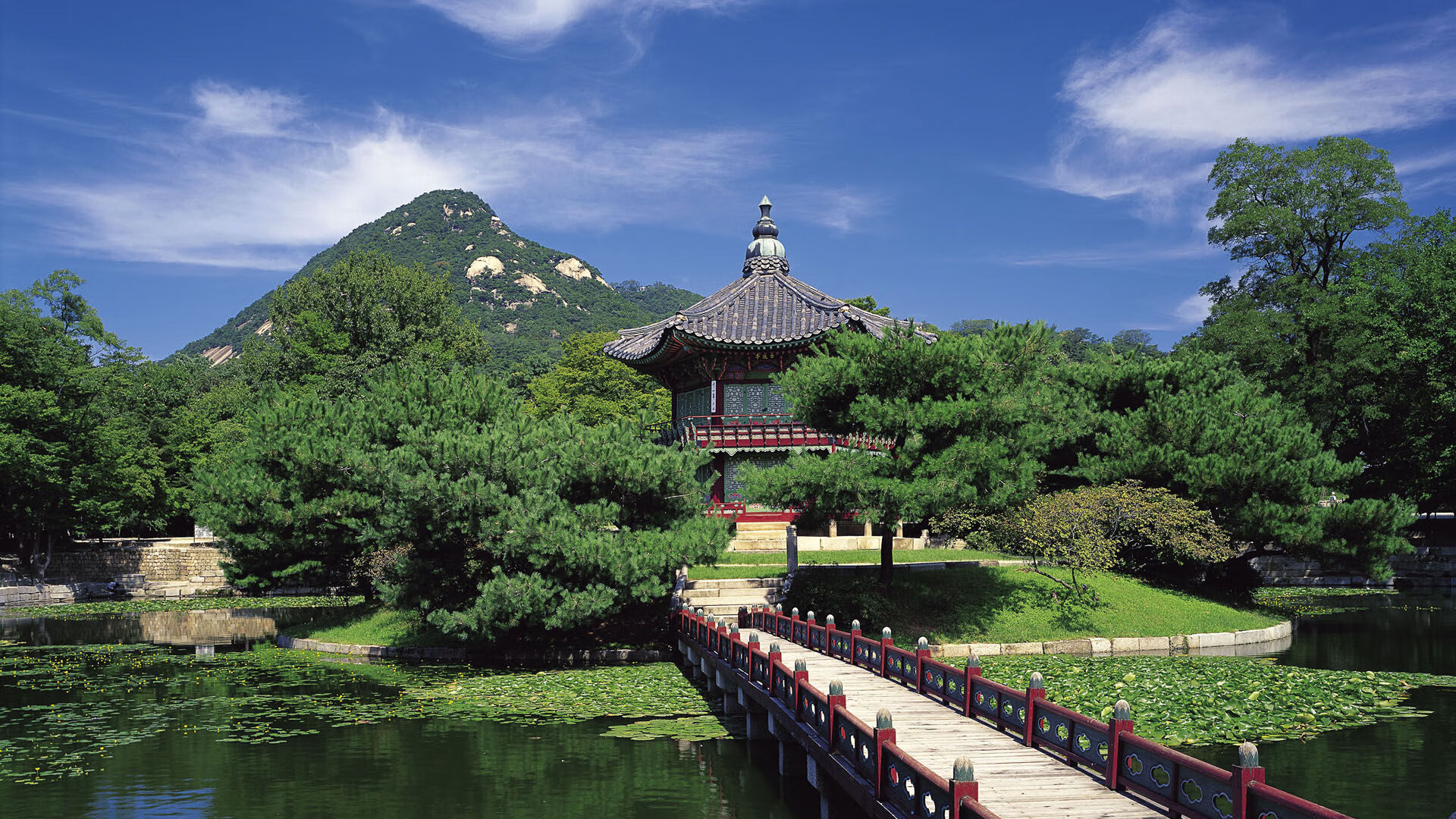 门兴格拉德巴赫通过中路渗透撕破防线