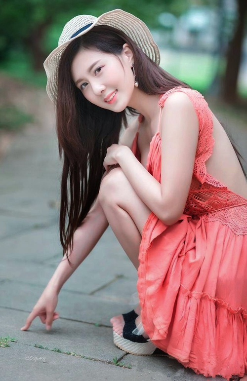 蛙泳新秀摩纳哥刷新个人纪录，摩纳哥泳池